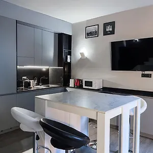 https://apt-bubi-house-moscova.it-lombardy.com